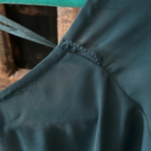 Beautiful Dark Teal Jennifer Lopez Blouse 2x SemiShear Long Sleeves with buttons - Picture 4 of 4